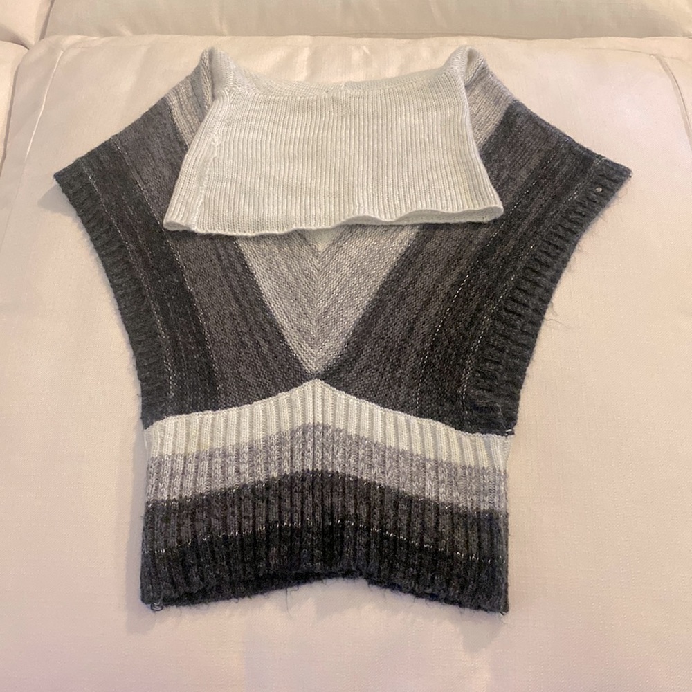 SILVER JEANS SLEEVELESS PONCHO-